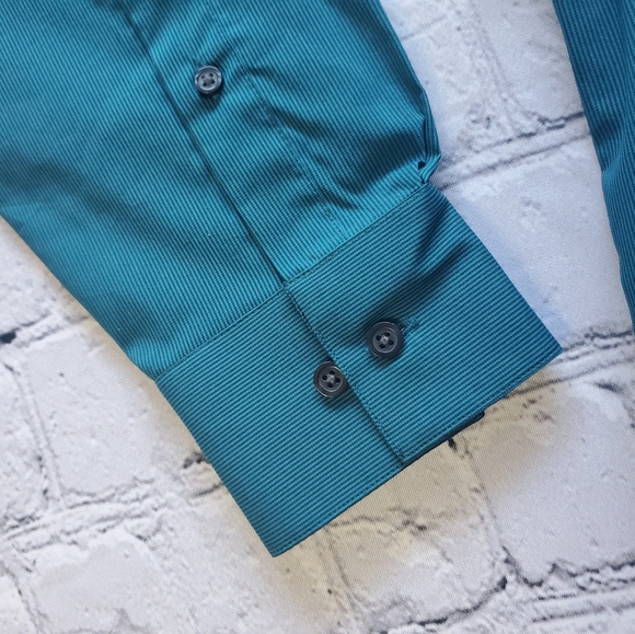 Van Heusen Fitted Button Down Teal Shirt Sz Med - Picture 5 of 7